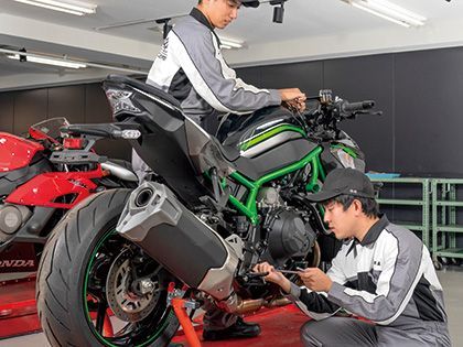 【来校型】Kawasaki ZH2 Z900RS整備体験！！ のイメージ