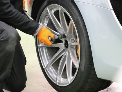 【来校型】TOYOTAスープラ&ポルシェの整備体験!! のイメージ