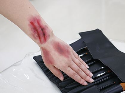 【来校型】ハロウィン先取り！傷メイクを学ぼう！ のイメージ